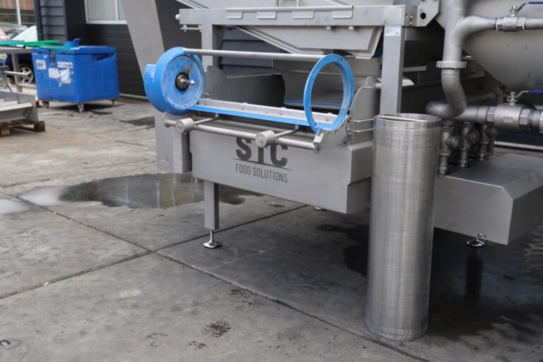 Refurbished perforated drum installed in the Kronen GEWA 4000 washer